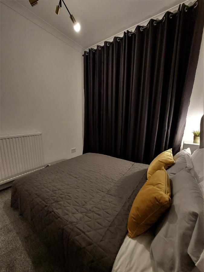 Modern & Bright, G/F, 1Br Apt. Real Hidden Gem Apartment ฮามิลตัน ภายนอก รูปภาพ